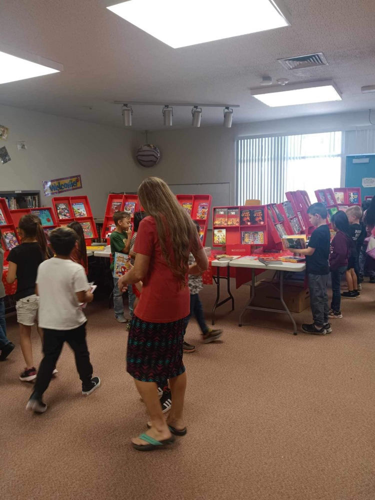 Mrs. Hubbards class in book fair